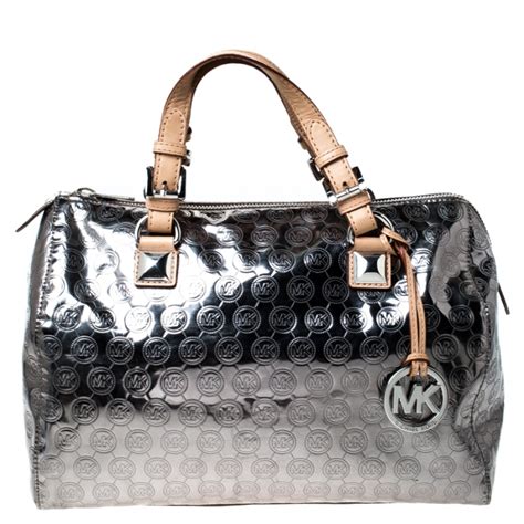 michael kors taschenanhänger silber|Michael Kors designer silver handbags.